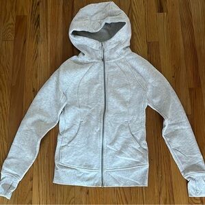 Woman’s Lululemon scuba size 4